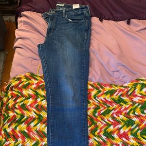 Levi’s mid rise skinny jeans. Light wash